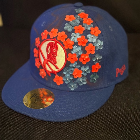 Fitted cap - Picture 3 of 8